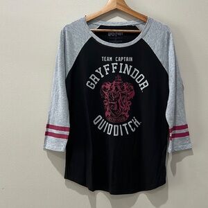 Harry Potter Team Captain Gryffindor Quidditch Baseball Tee in size M